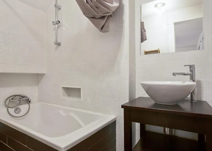 Ampalia - Welkeys 比亚里茨