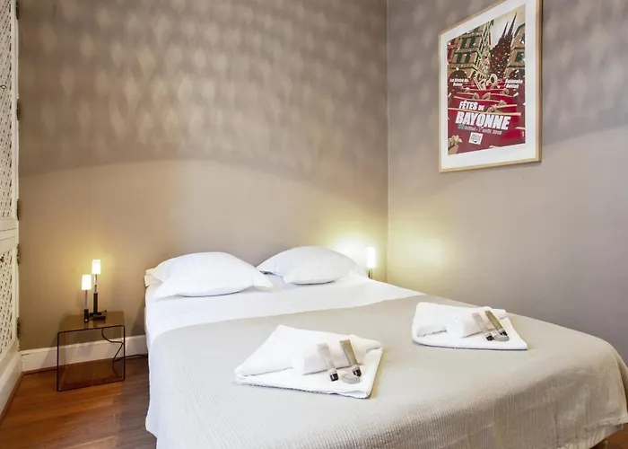 Ampalia - Welkeys * 比亚里茨